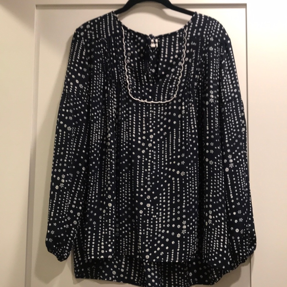 Gap navy flower blouse NWT